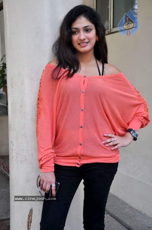 Haripriya Latest Stills - 60 / 89 photos