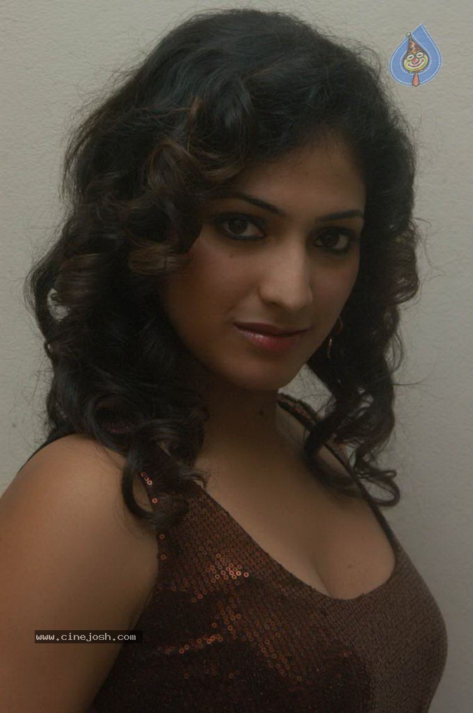 Haripriya Latest Stills - 13 / 51 photos