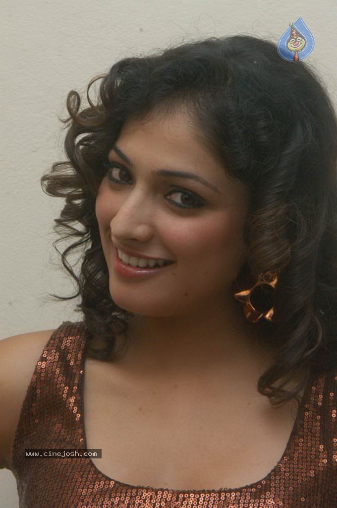 Haripriya Latest Stills - 31 / 51 photos