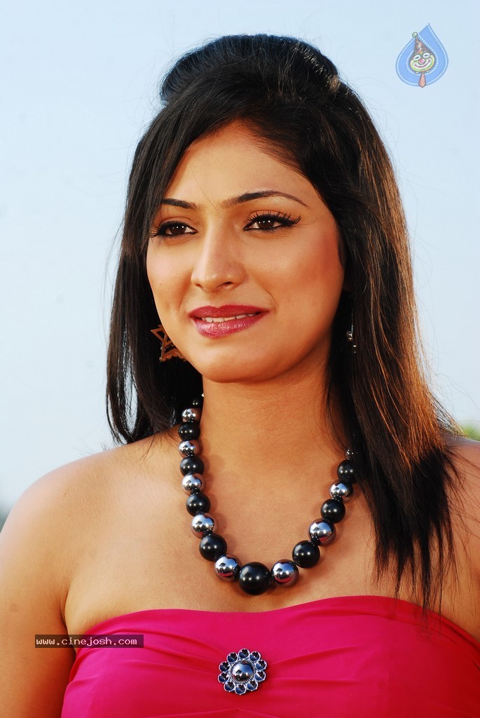 Haripriya New Gallery - 121 / 127 photos