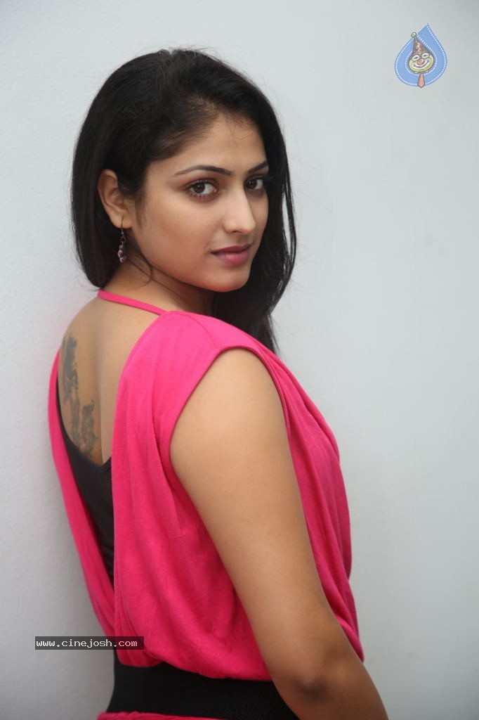 Haripriya New Gallery - 16 / 93 photos