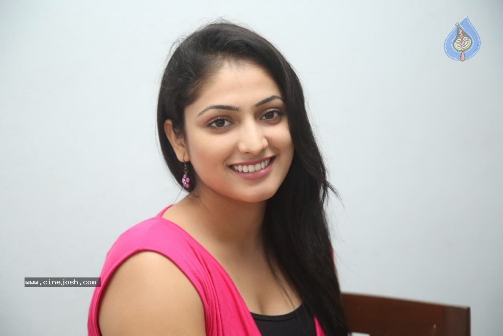 Haripriya New Gallery - 39 / 93 photos