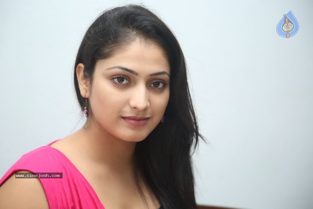 Haripriya New Gallery - 40 / 93 photos