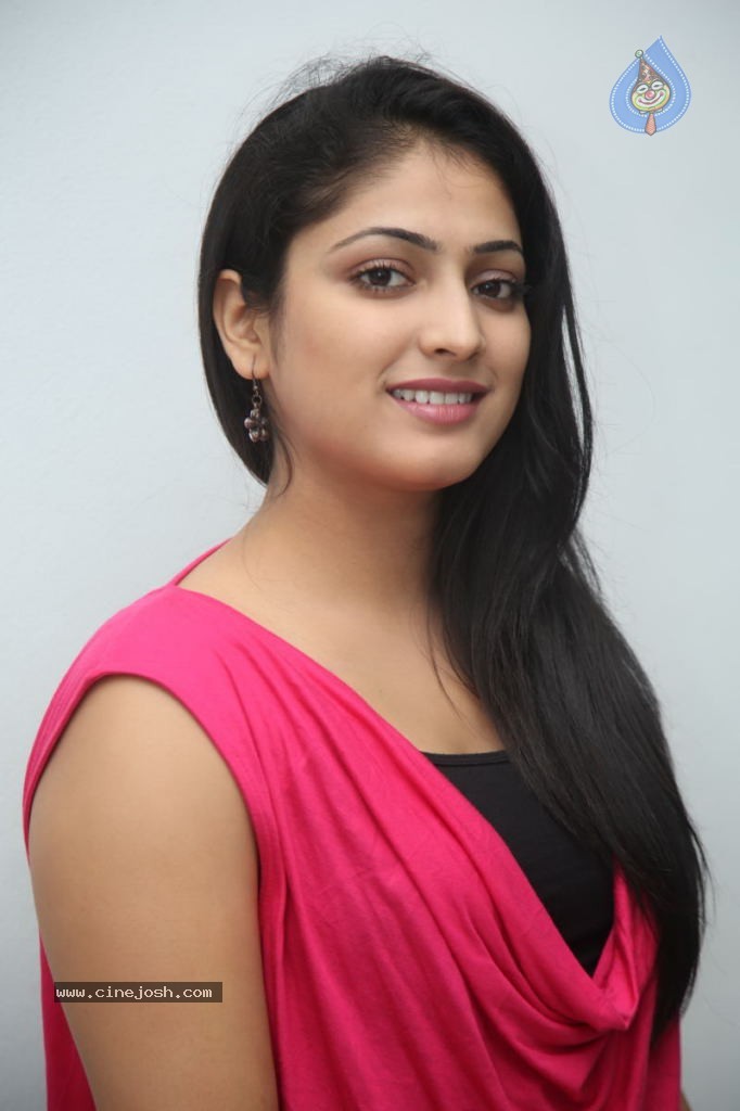 Haripriya New Gallery - 47 / 93 photos