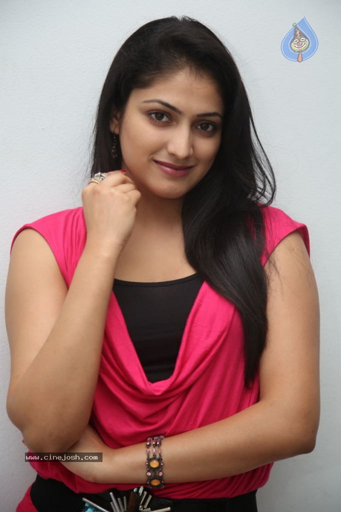 Haripriya New Gallery - 61 / 93 photos