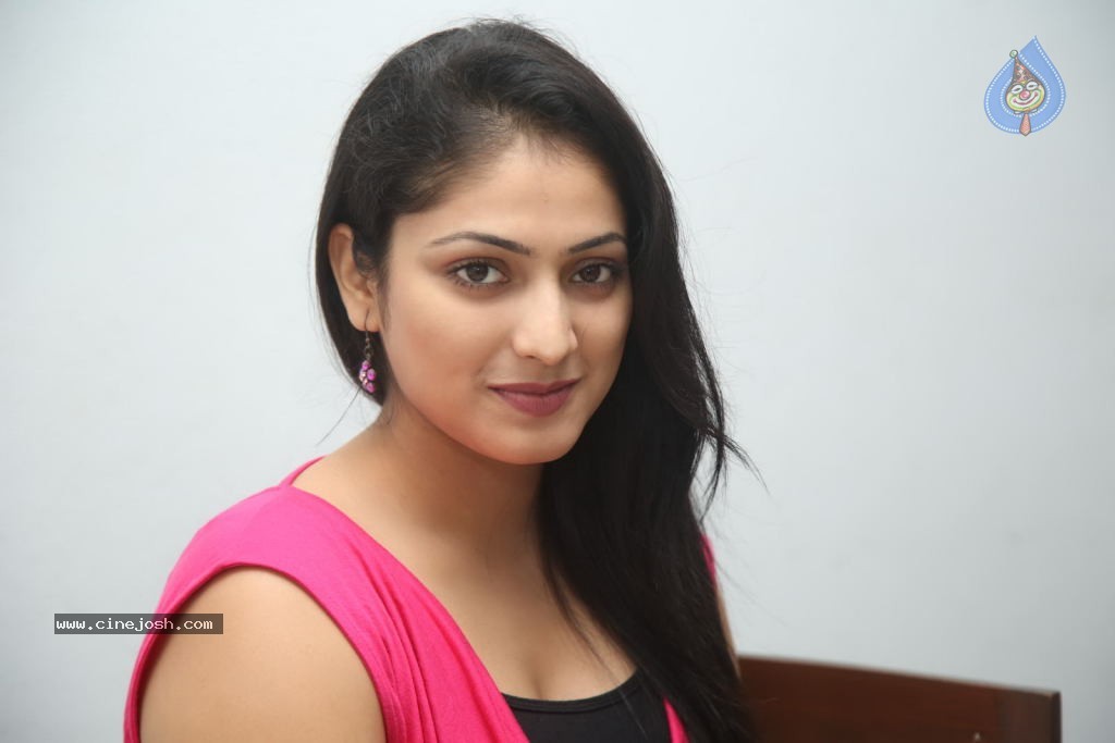 Haripriya New Gallery - 74 / 93 photos