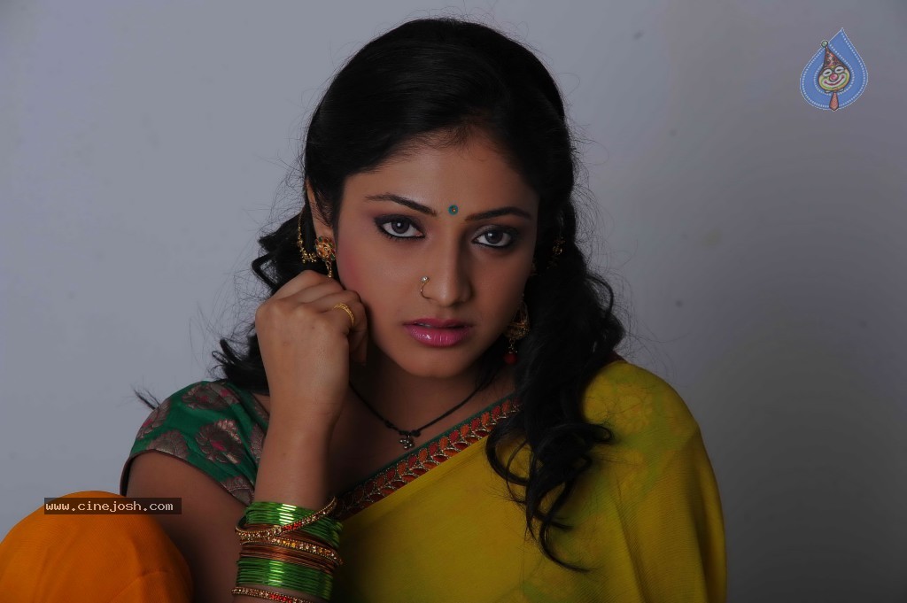 Haripriya New Gallery - 31 / 77 photos