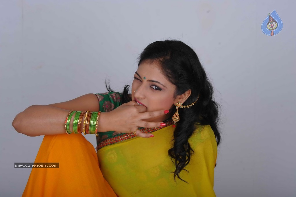 Haripriya New Gallery - 39 / 77 photos