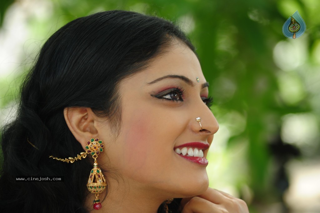 Haripriya New Gallery - 71 / 77 photos