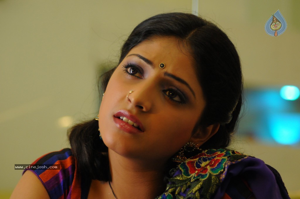 Haripriya New Images - 13 / 71 photos