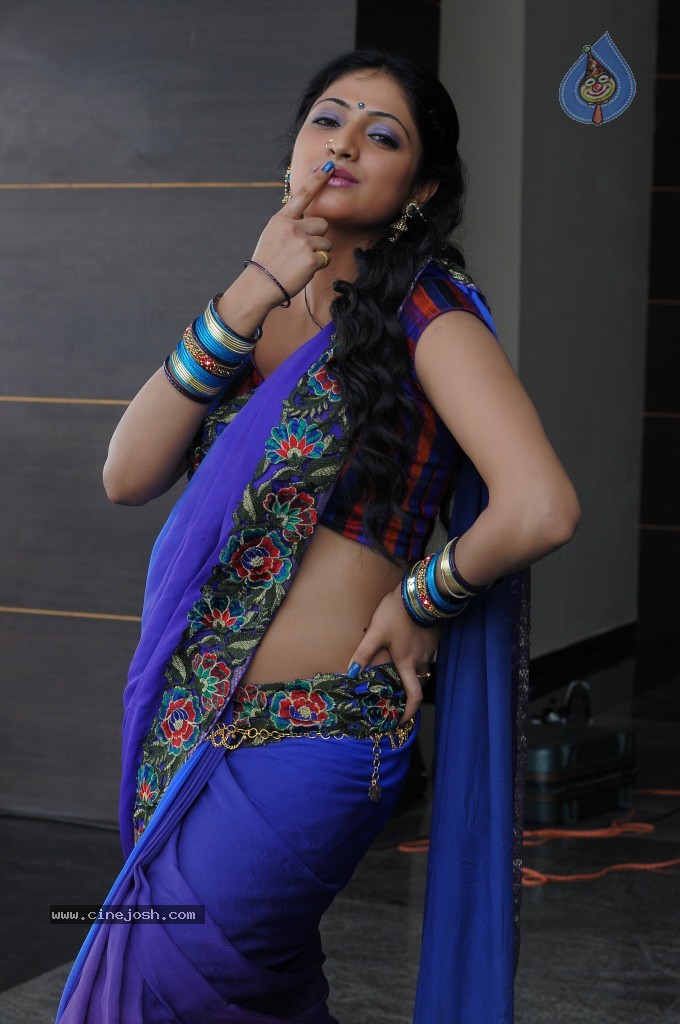 Haripriya New Images - 24 / 71 photos