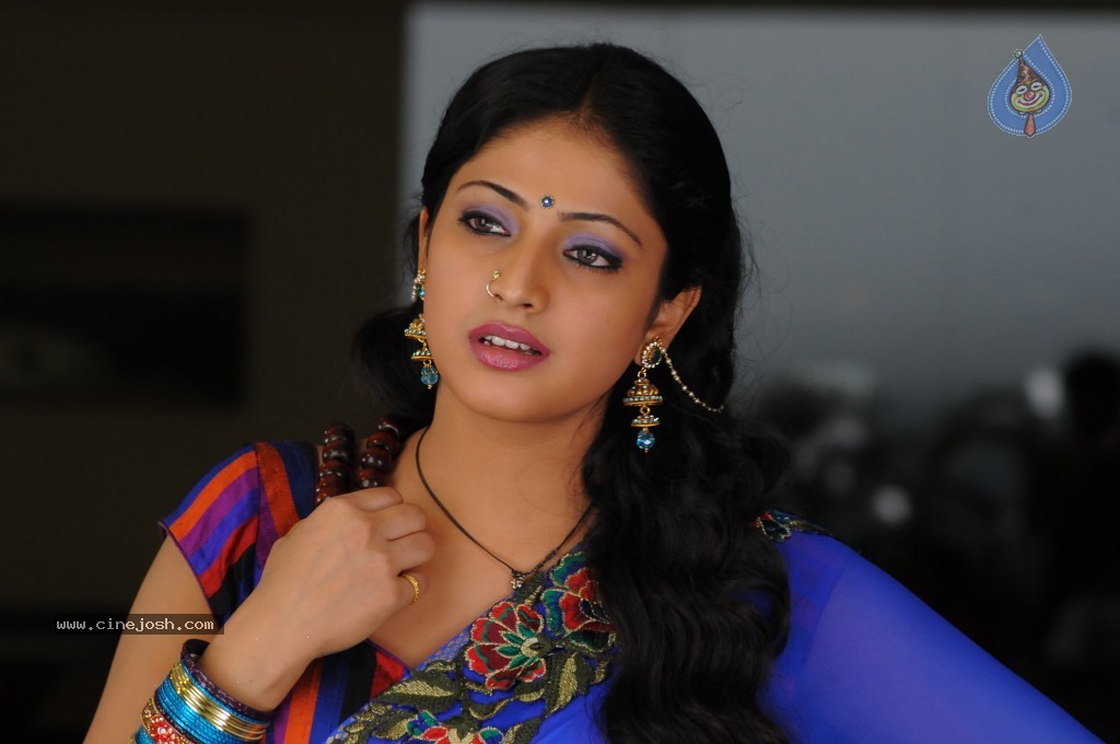 Haripriya New Images - 33 / 71 photos