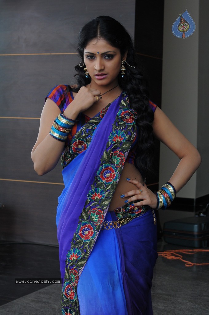 Haripriya New Images - 38 / 71 photos