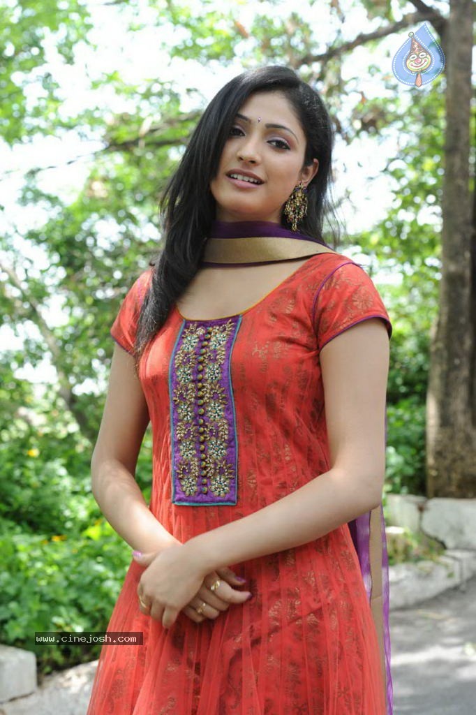 Haripriya New Photos - 15 / 31 photos