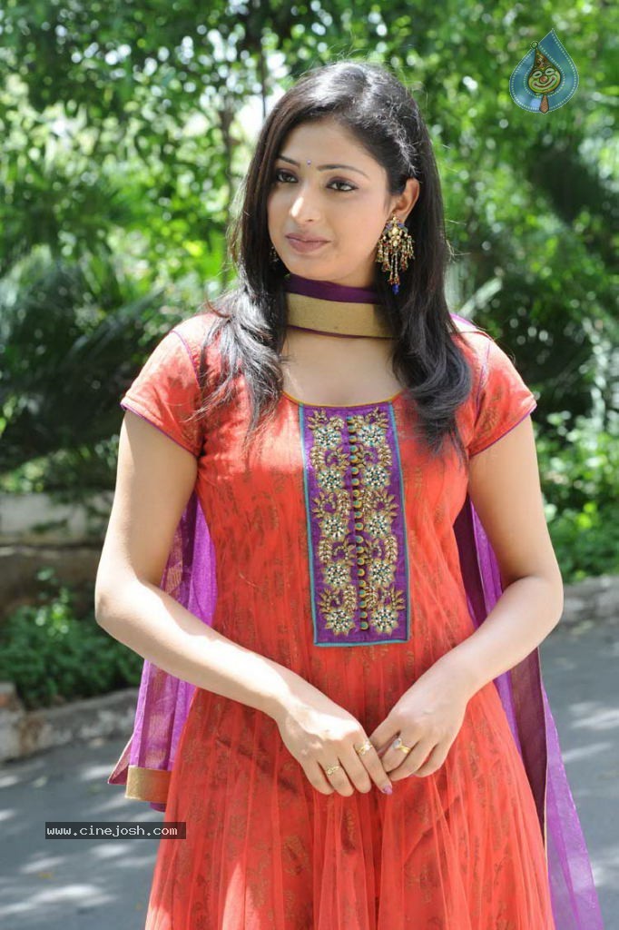 Haripriya New Photos - 25 / 31 photos