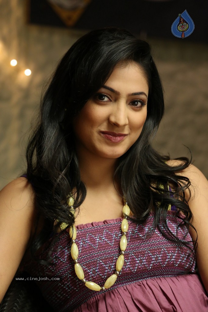 Haripriya New Photos - 1 / 77 photos