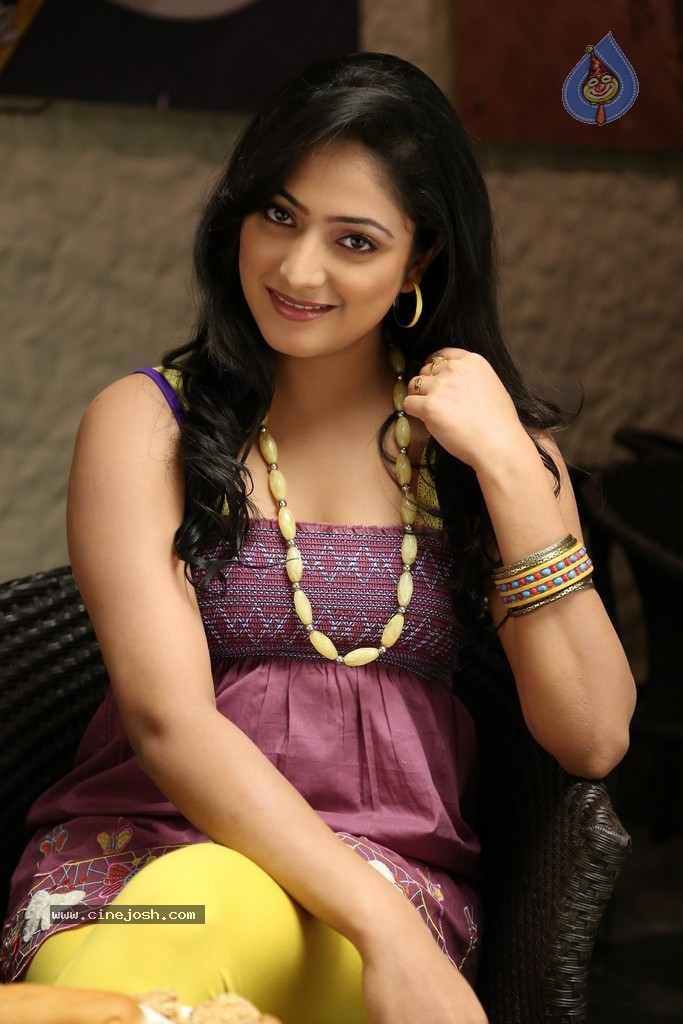 Haripriya New Photos - 56 / 77 photos