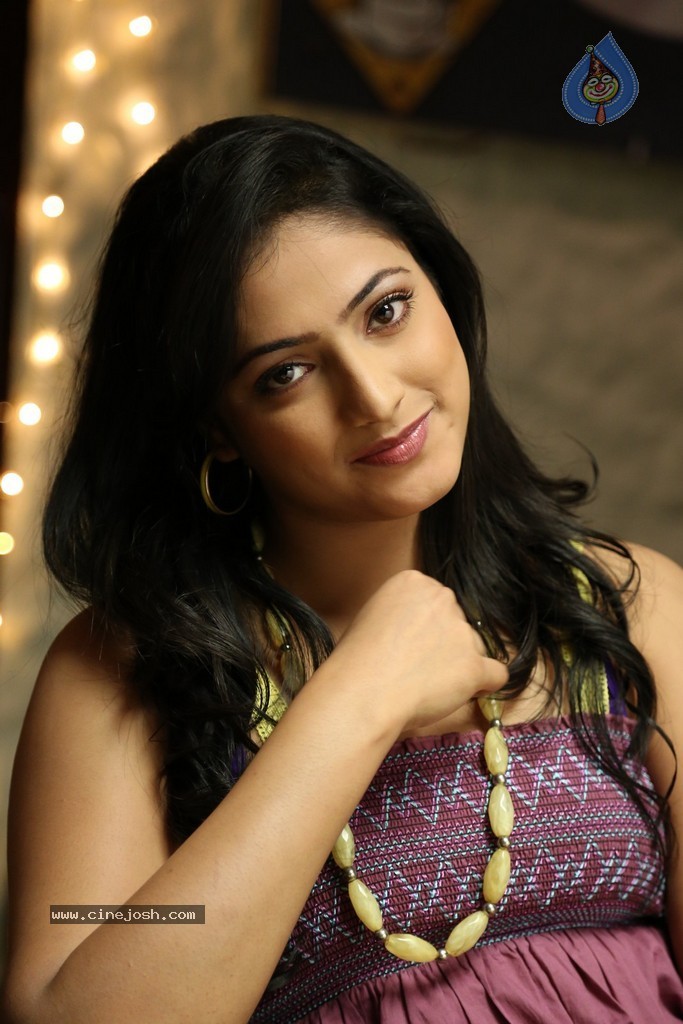 Haripriya New Photos - 61 / 77 photos