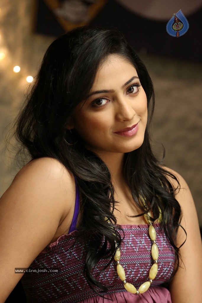 Haripriya New Photos - 70 / 77 photos