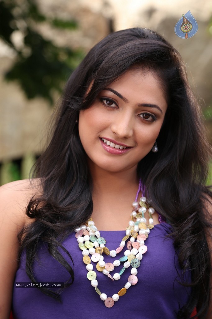 Haripriya New Photos - 75 / 77 photos