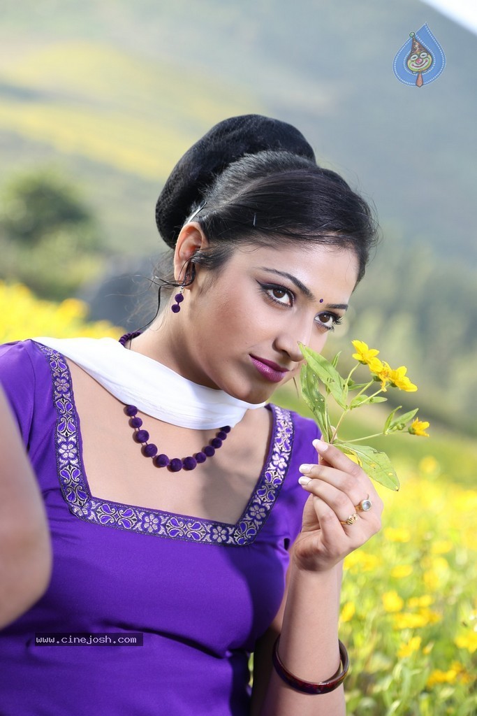 Haripriya New Pics - 29 / 77 photos