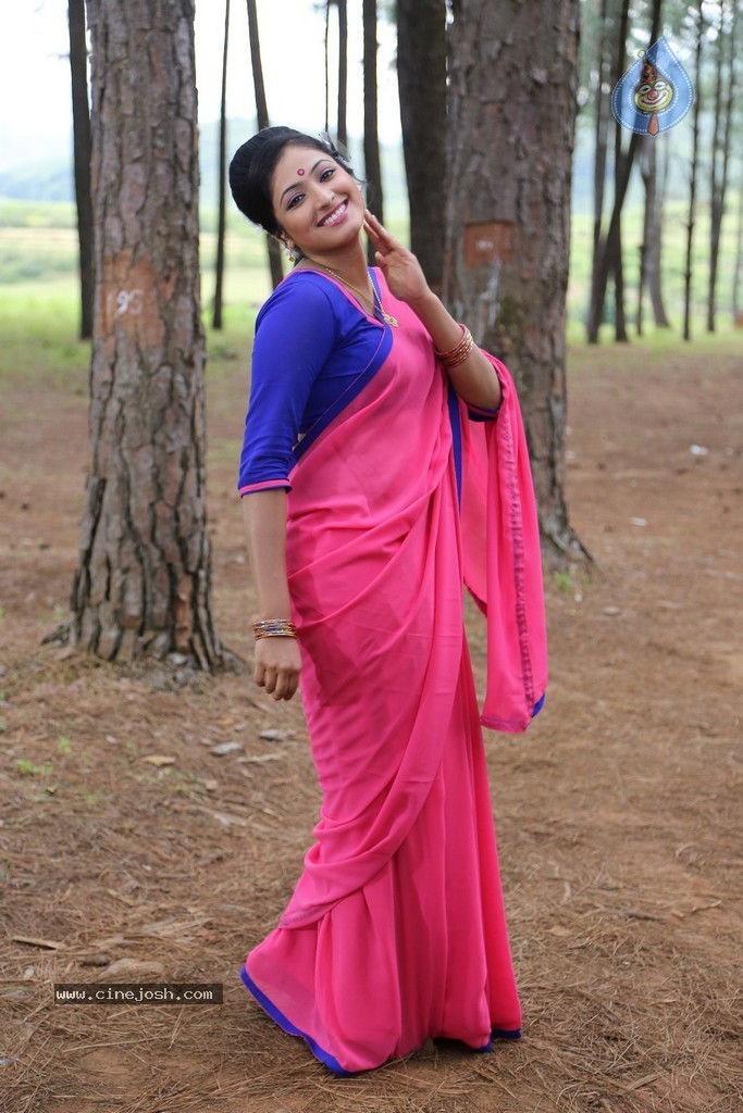 Haripriya New Pics - 42 / 77 photos