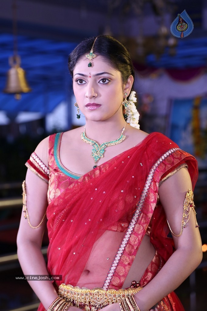 Haripriya New Pics - 45 / 77 photos