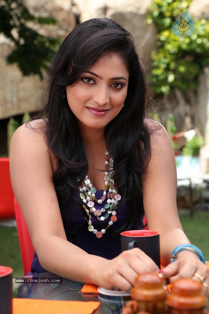 Haripriya New Pics - 51 / 77 photos