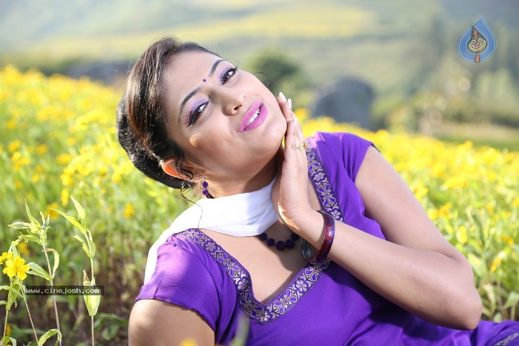 Haripriya New Pics - 53 / 77 photos