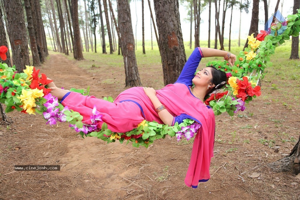 Haripriya New Pics - 54 / 77 photos