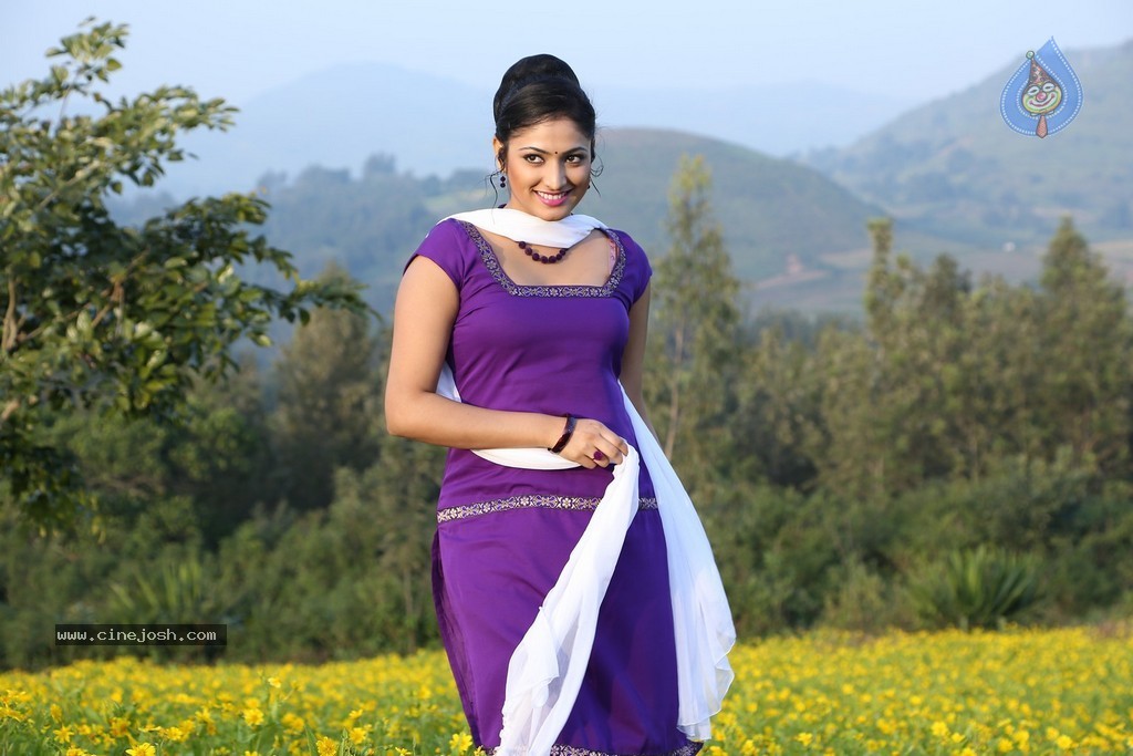 Haripriya New Pics - 57 / 77 photos