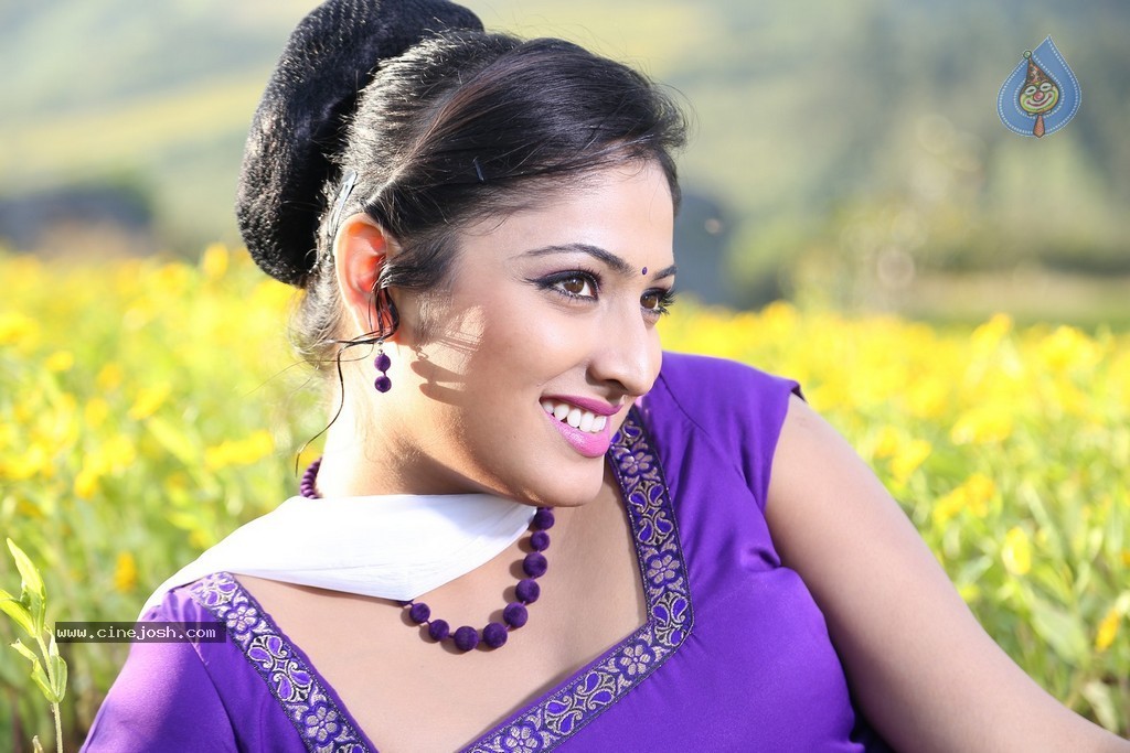 Haripriya New Pics - 58 / 77 photos