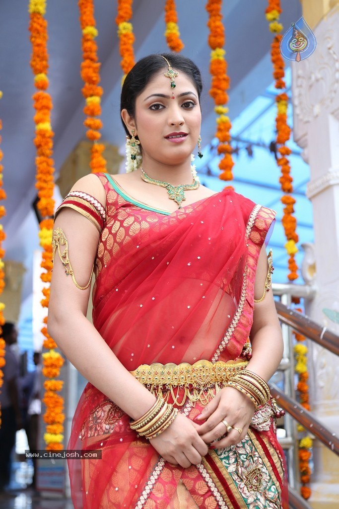 Haripriya New Pics - 64 / 77 photos