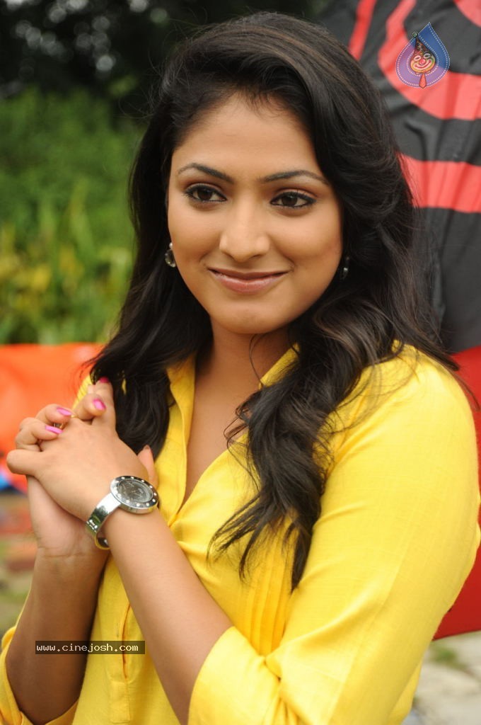 Haripriya Pics - 9 / 56 photos