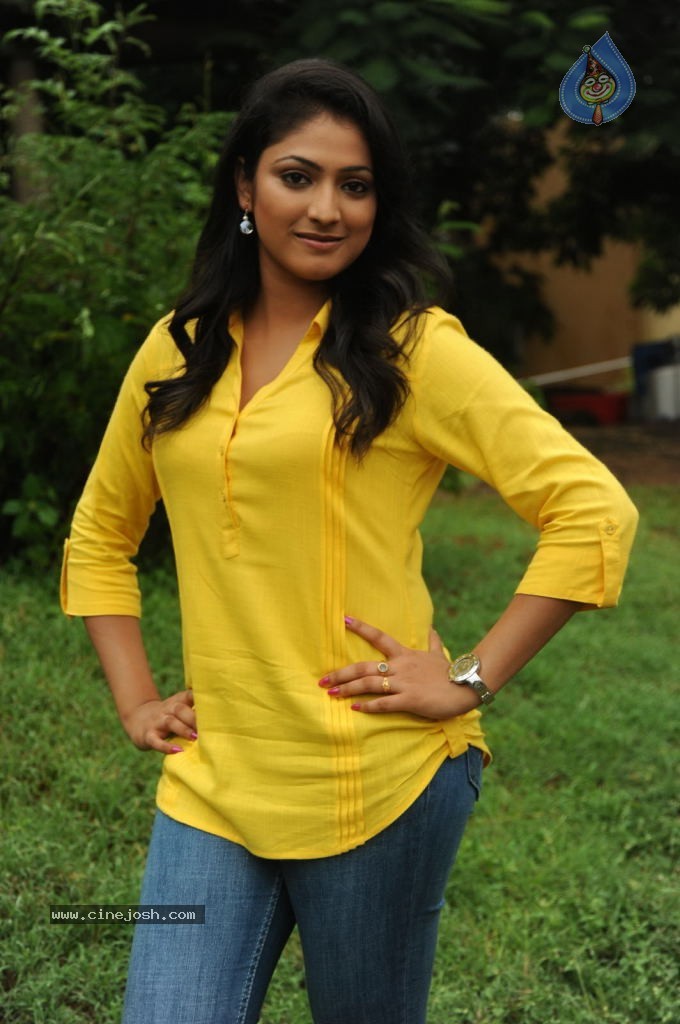 Haripriya Pics - 16 / 56 photos