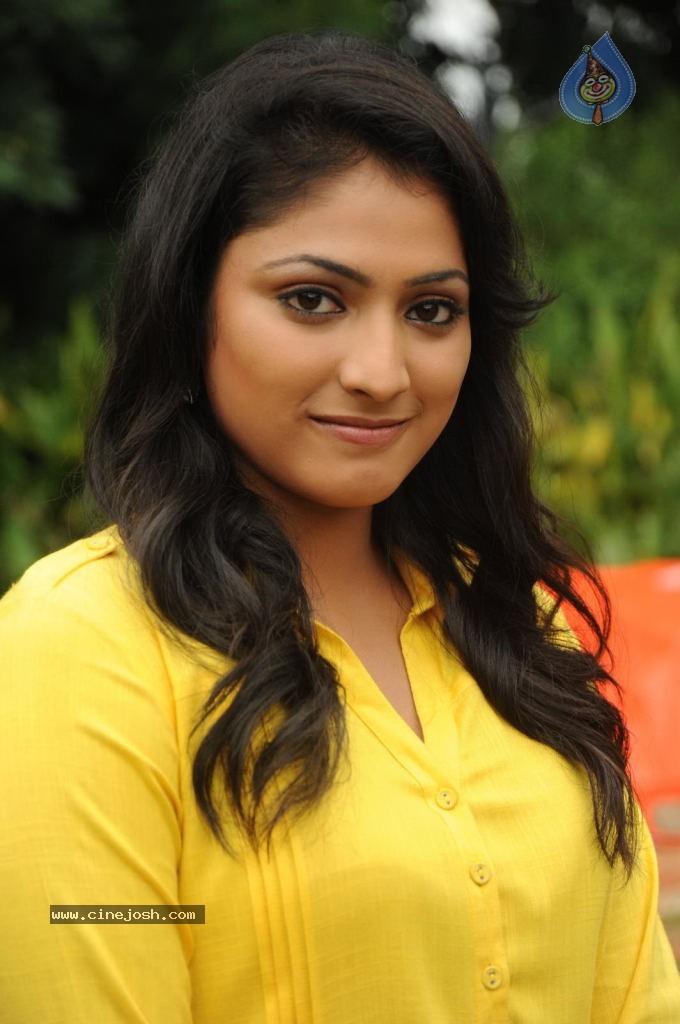 Haripriya Pics - 29 / 56 photos