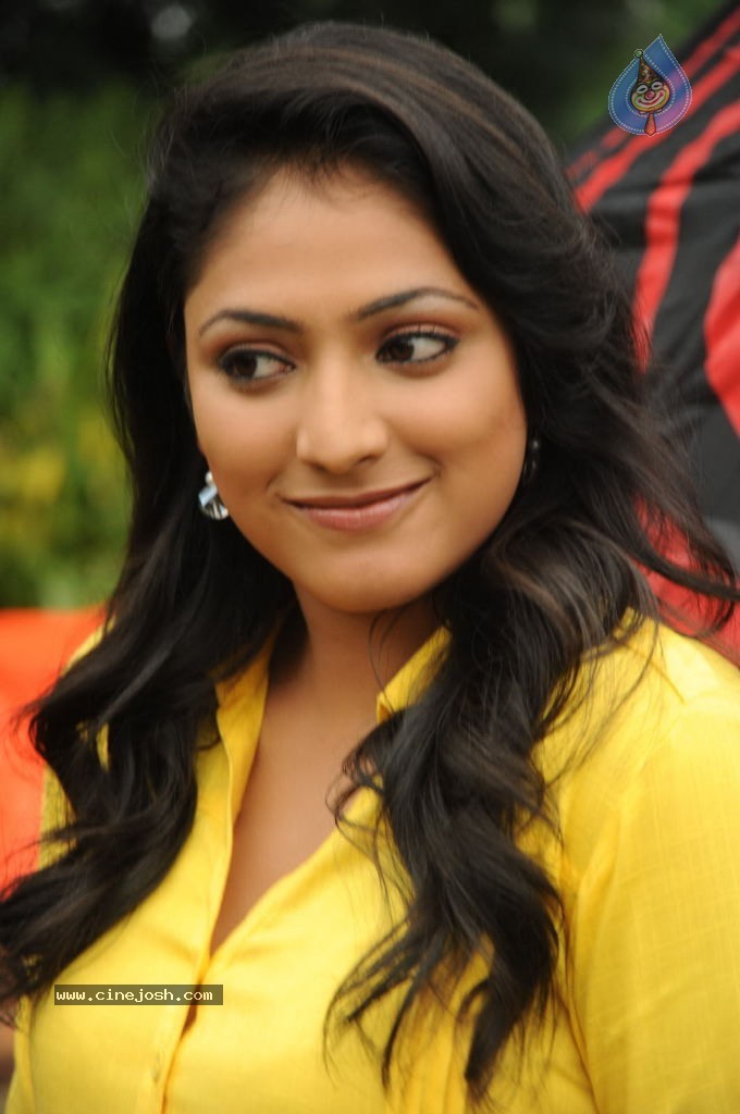 Haripriya Pics - 30 / 56 photos