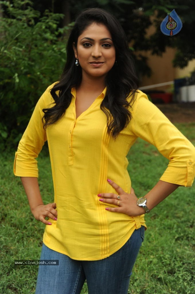 Haripriya Pics - 43 / 56 photos