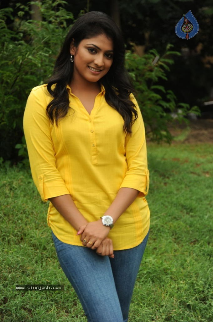 Haripriya Pics - 45 / 56 photos