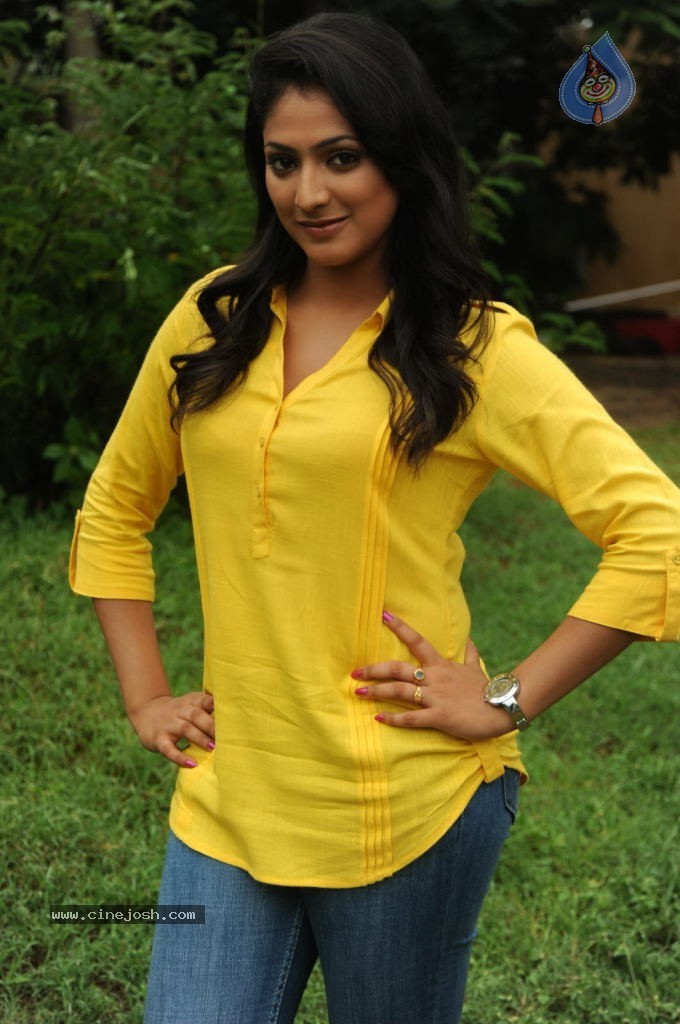 Haripriya Pics - 47 / 56 photos