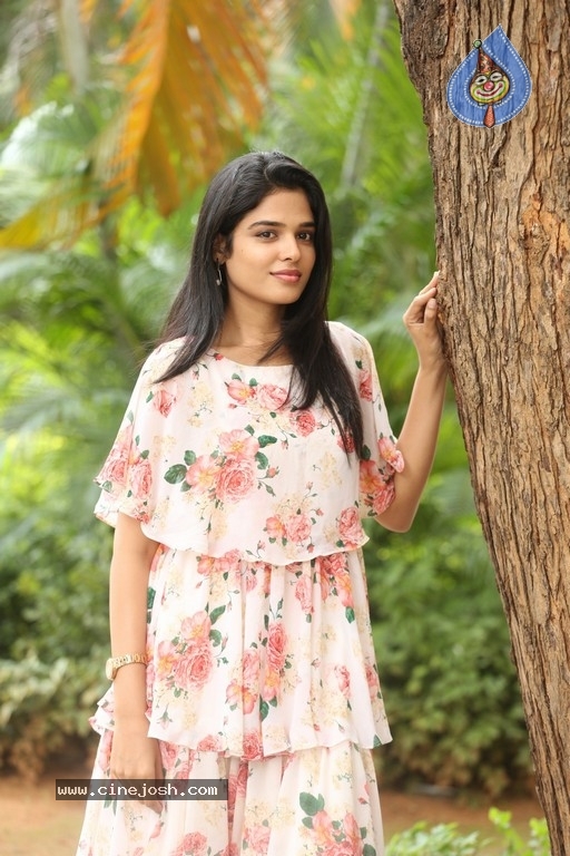 Harshitha Chowdary Photos - 5 / 11 photos