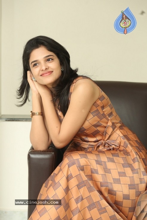 Harshitha Chowdary Photos - 27 / 42 photos