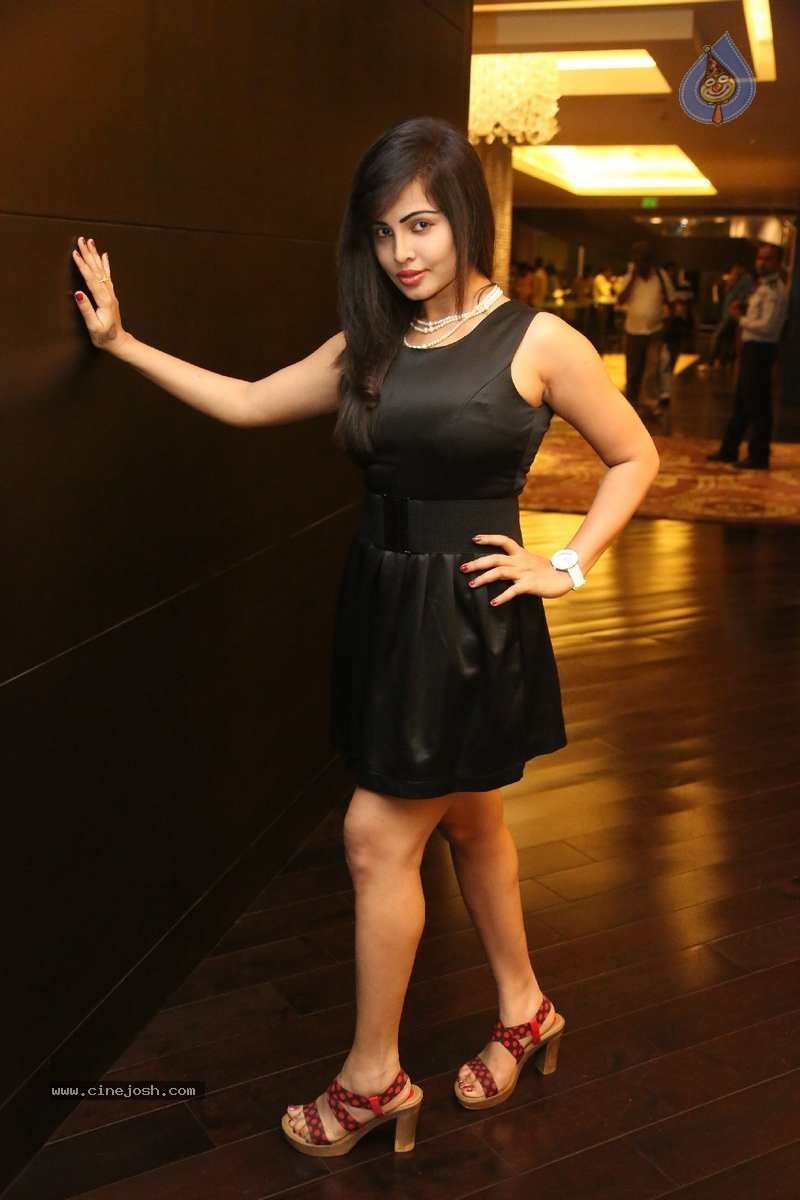 Hashika Dutt Stills - 66 / 67 photos