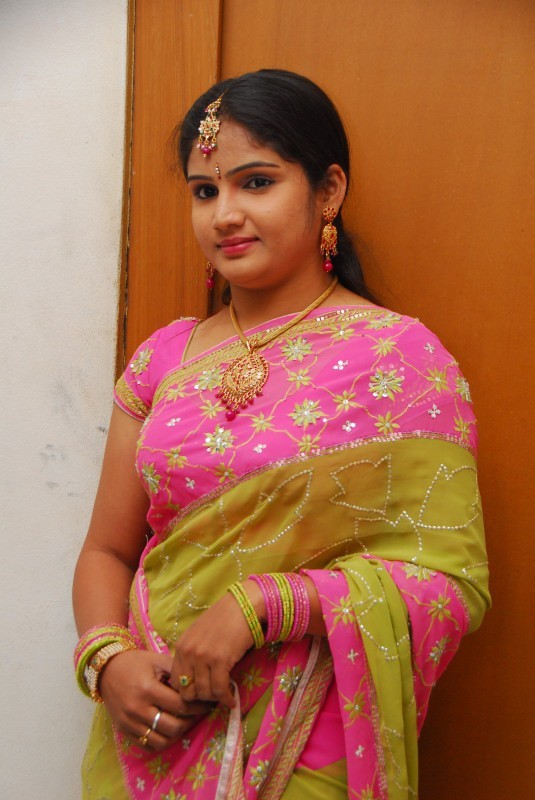 Hasini Stills - Alalu Heroine - 14 / 33 photos