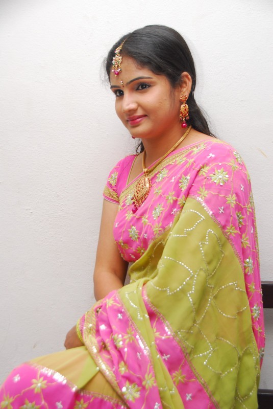 Hasini Stills - Alalu Heroine - 21 / 33 photos