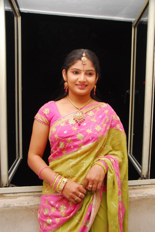 Hasini Stills - Alalu Heroine - 27 / 33 photos