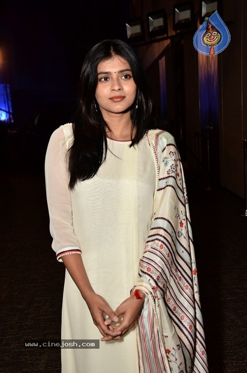 Hebah Patel Photos - 2 / 31 photos