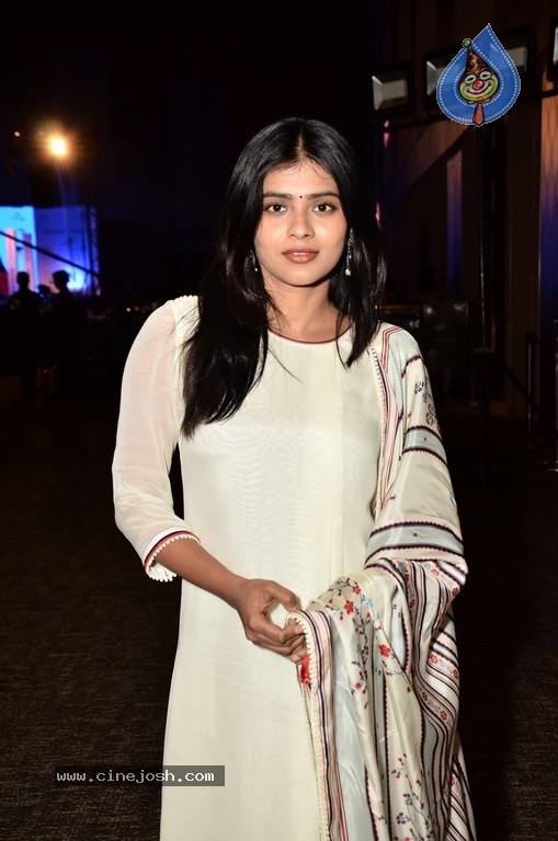 Hebah Patel Photos - 25 / 31 photos