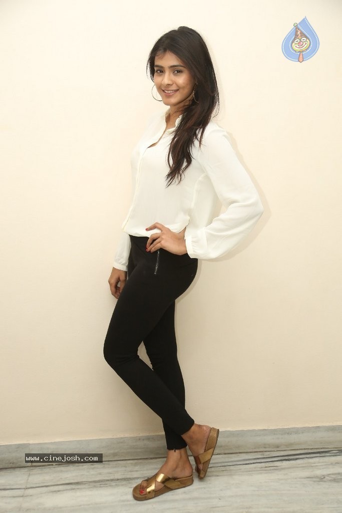 Heebah Patel Stills - 63 / 89 photos