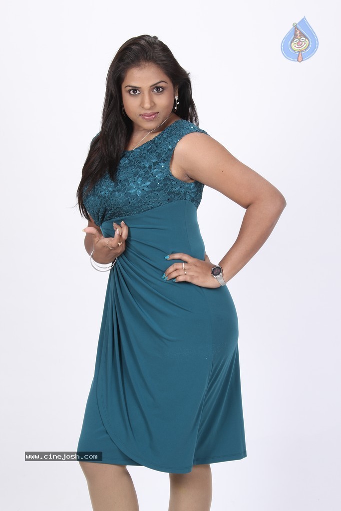 Hemalatha New Pics - 34 / 49 photos